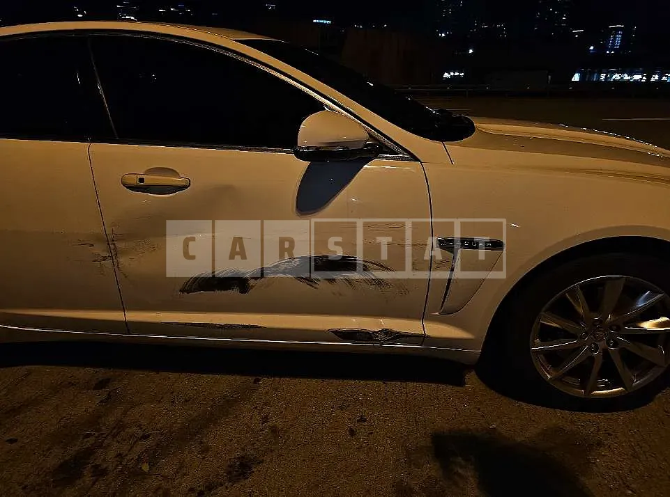 Photo 2 of 6: 2015 Jaguar XF 2.0GTDI — Korean insurance auction