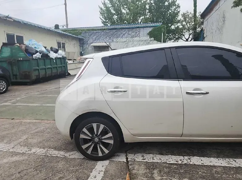 Photo 2 of 9: 2015 Nissan Leaf — Korean insurance auction