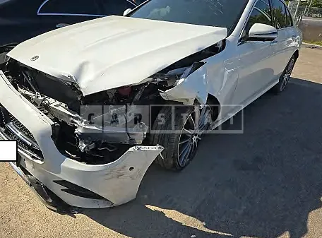 Photo 2 of 29: 2022 Mercedes-Benz E350 4Matic — Korean insurance auction