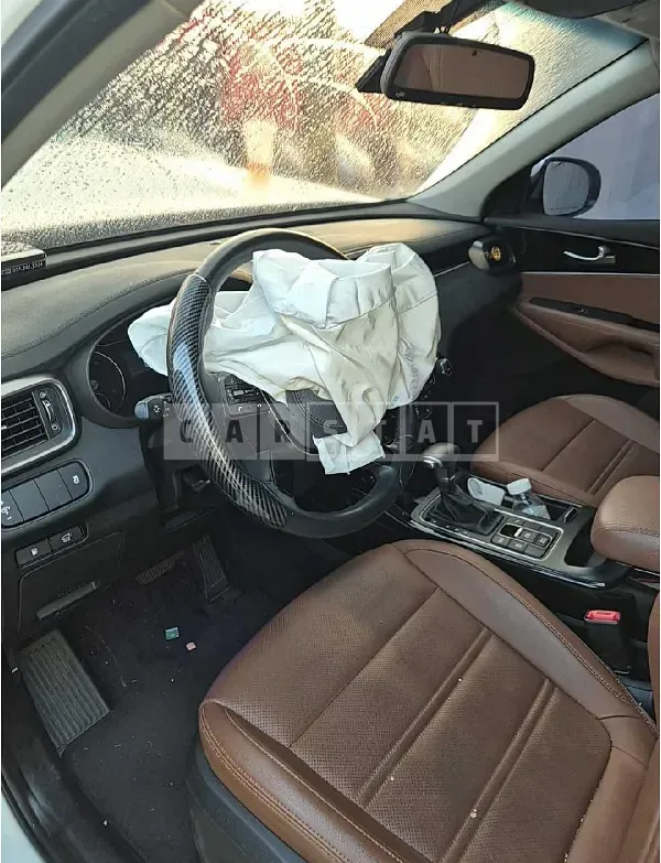 Photo 2 of 12: 2018 Kia Sorento — Korean insurance auction