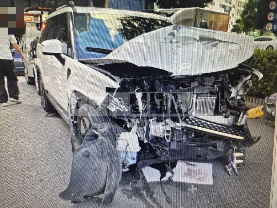 Photo 2 of 6: 2023 Hyundai Santa Fe MX5 Hybrid — Korean insurance auction