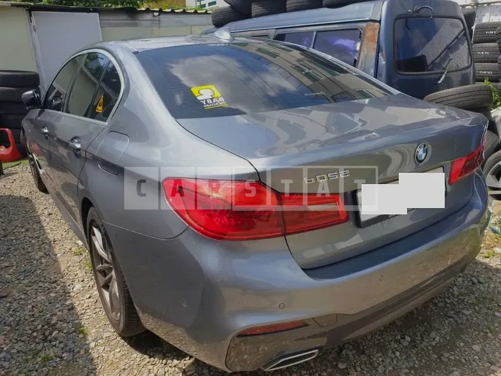 Photo 2 of 9: 2020 BMW 520d, VIN WBAJF3102LCD32124 — Korean insurance auction
