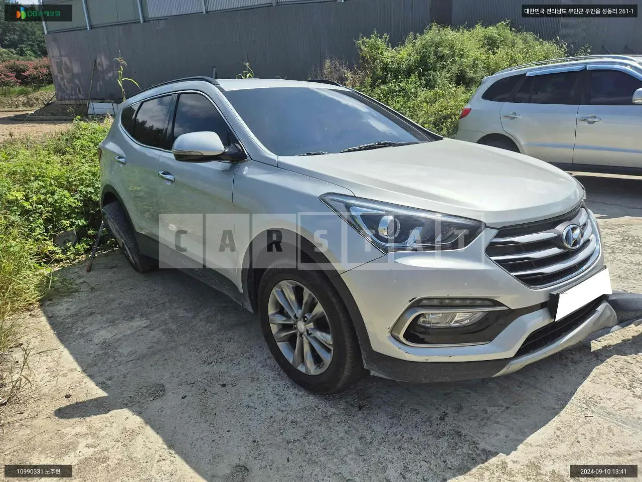 Photo 2 of 33: 2016 Hyundai Santa Fe, VIN KMHSW81UBGU627483 — Korean insurance auction