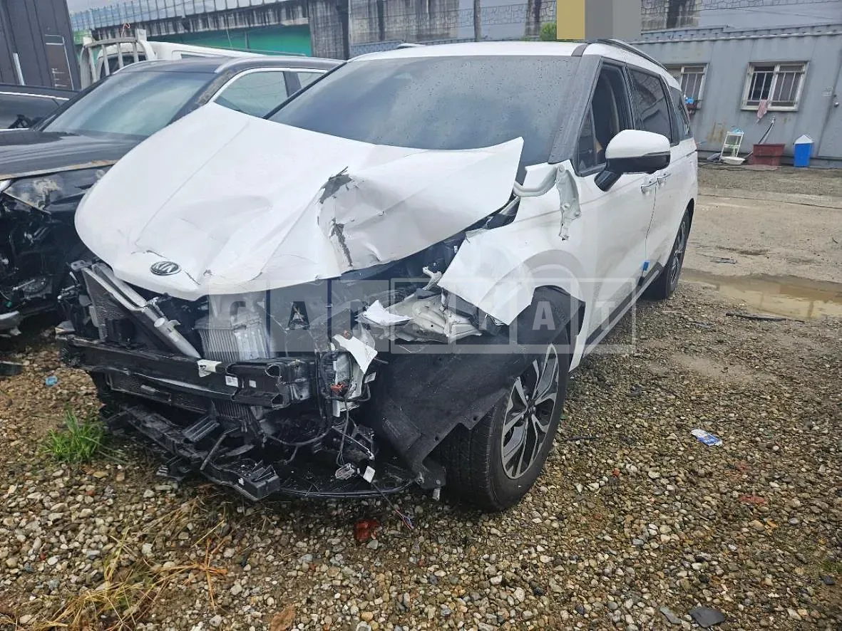 Photo 2 of 5: 2020 Kia Carnival 2.2, VIN KNANC81BBMS013742 — Korean insurance auction