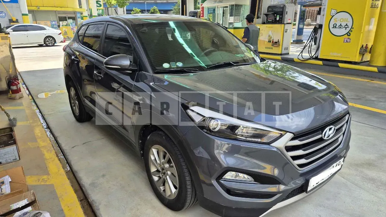 Photo 2 of 11: 2017 Hyundai Tucson, VIN KMHJ281ABHU452154 — Korean insurance auction