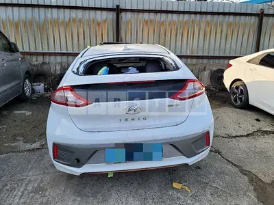 Photo 1 of 31: 2018 Hyundai IONIQ Electric, VIN KMHC051HFJU024475 — Korean insurance auction