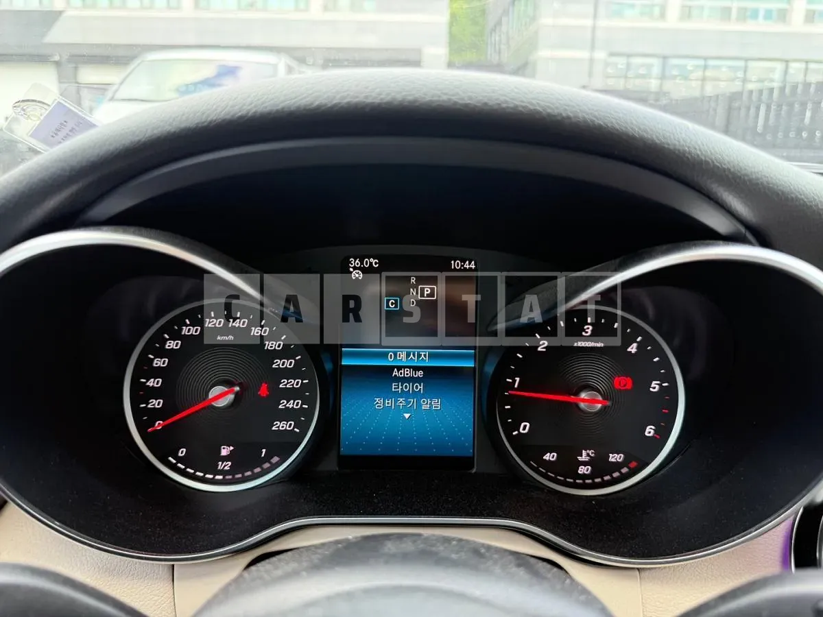 Photo 2 of 14: 2019 Mercedes-Benz C220 d — Korean insurance auction