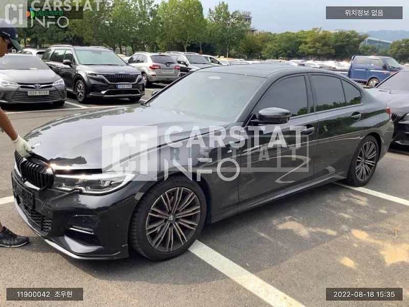 Photo 2 of 13: 2021 BMW 320i, VIN WBA5X5108MFL26853 — Korean insurance auction