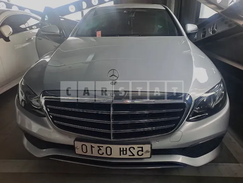 Photo 2 of 9: 2017 Mercedes-Benz E220 d, VIN WDDZF0EB4HA072072 — Korean insurance auction