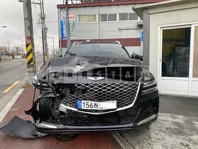 Photo 1 of 29: 2023 Genesis GV80, VIN KMTHA81BDPU161319 — Korean insurance auction