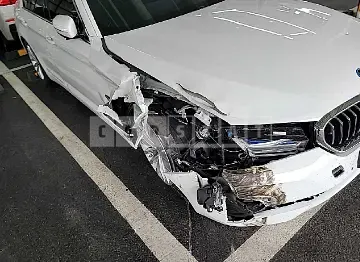 Photo 2 of 22: 2022 BMW 530e, VIN WBA51AG0XNCJ21300 — Korean insurance auction