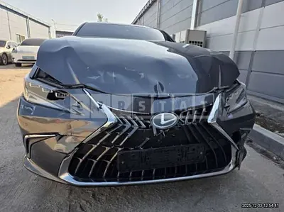 Photo 1 of 15: 2024 Toyota Lexus ES300h — Korean insurance auction