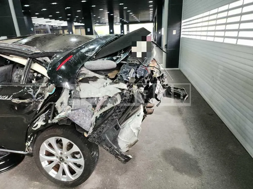 Photo 2 of 15: 2018 Mercedes-Benz E220 d 4Matic — Korean insurance auction
