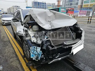 Photo 1 of 12: 2016 Hyundai Tucson, VIN KMHJ3815GHU279617 — Korean insurance auction