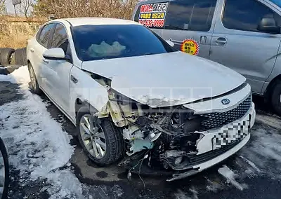 Photo 1 of 15: 2016 Kia K5, VIN KNAGX415GGA059855 — Korean insurance auction