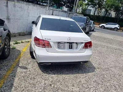 Photo 1 of 11: 2015 Mercedes-Benz E220 BlueTec, VIN WDDHF0AB3FB154058 — Korean insurance auction