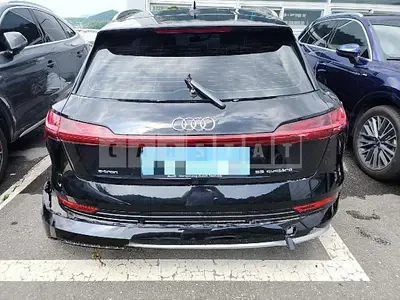 Photo 1 of 37: 2022 Audi e-tron 55 quattro, VIN WAUZZZGE1NB036954 — Korean insurance auction