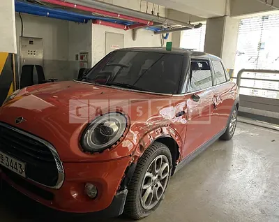Photo 1 of 5: 2019 MINI Cooper Five-Door, VIN WMWXU1104K2L31644 — Korean insurance auction