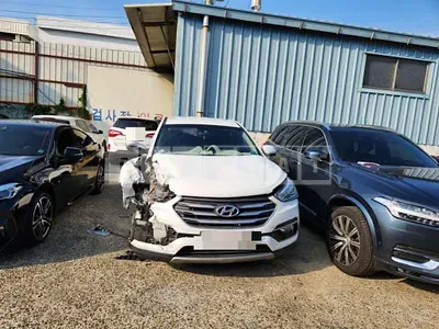 Photo 1 of 13: 2015 Hyundai Santa Fe DM — Korean insurance auction
