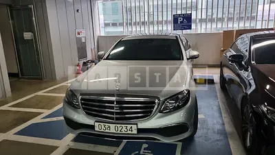 Photo 1 of 20: 2018 Mercedes-Benz E300 4Matic — Korean insurance auction