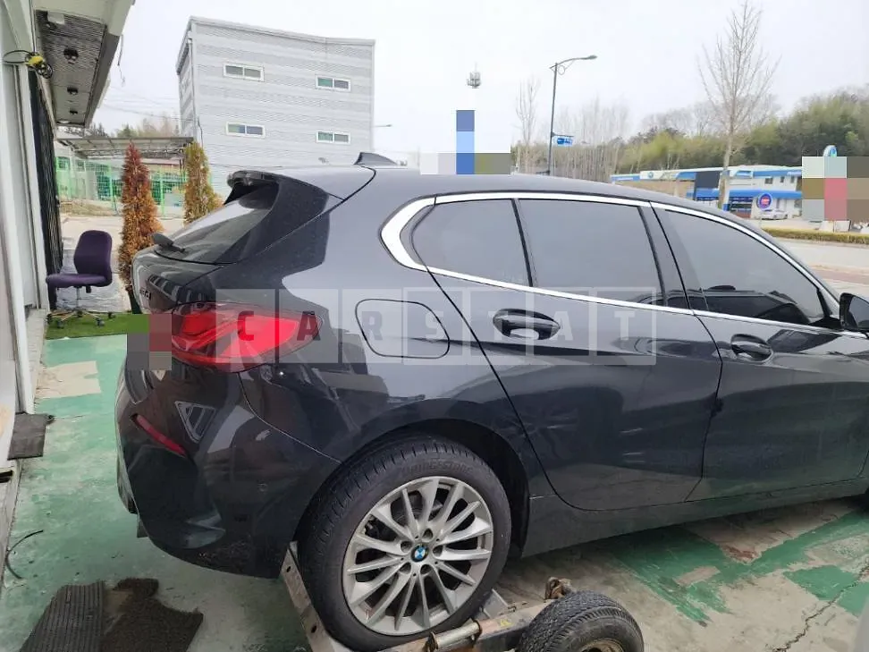 Photo 2 of 11: 2020 BMW 118d — Korean insurance auction