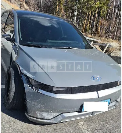 Photo 1 of 32: 2022 Hyundai IONIQ 5 — Korean insurance auction