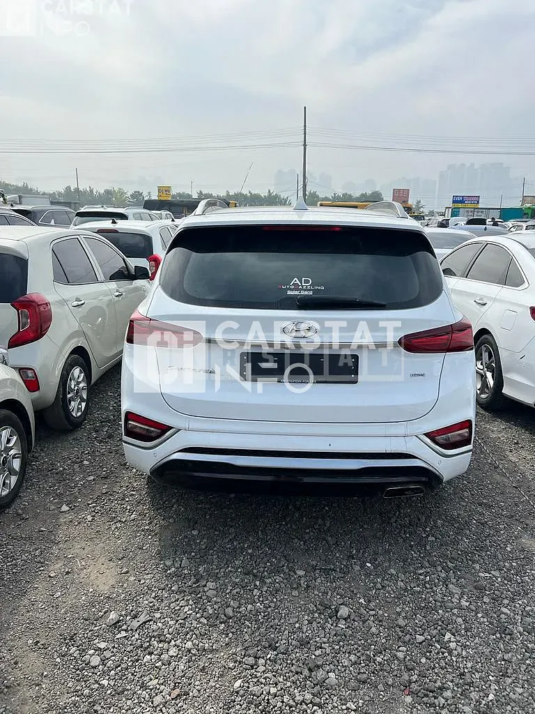 Photo 2 of 13: 2019 Hyundai Santa Fe — Korean insurance auction