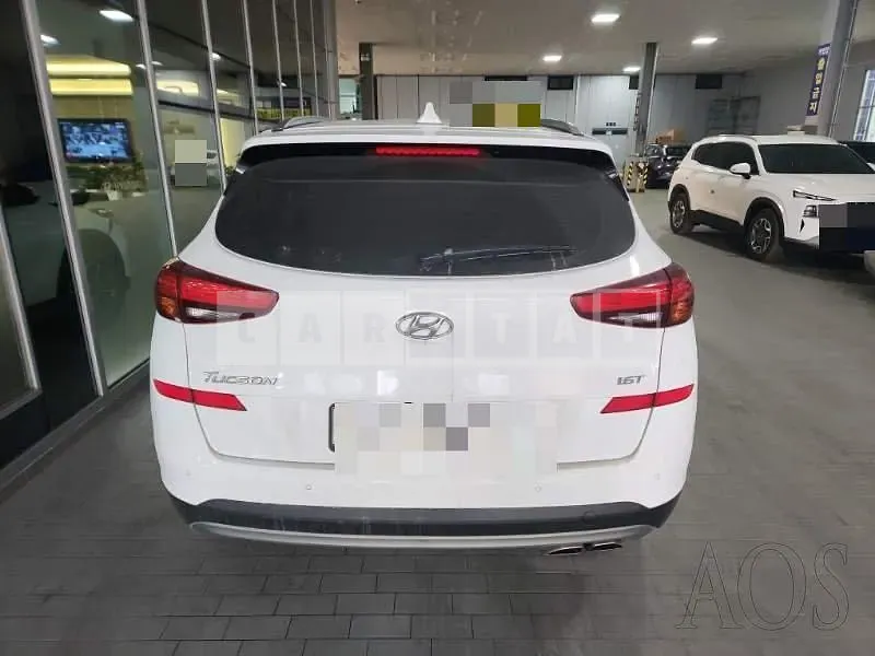 Photo 2 of 17: 2018 Hyundai Tucson TL 1.6 (Gasoline), VIN KMHJ5812GKU838229 — Korean insurance auction