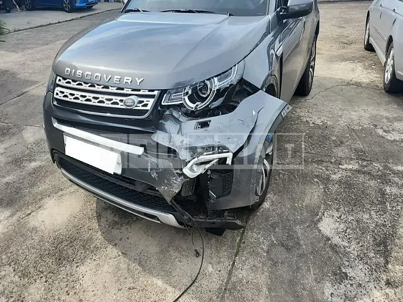 Photo 2 of 16: 2019 Land Rover Discovery Sports TD4, VIN SALCA2BN3KH780507 — Korean insurance auction