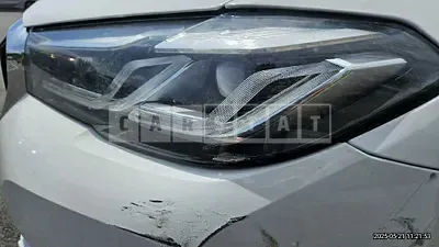 2022 (Parts) BMW 523d xDrive headlamp and 1 more