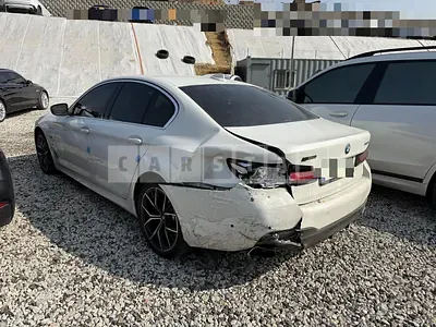 Photo 1 of 2: 2022 BMW 530e — Korean insurance auction
