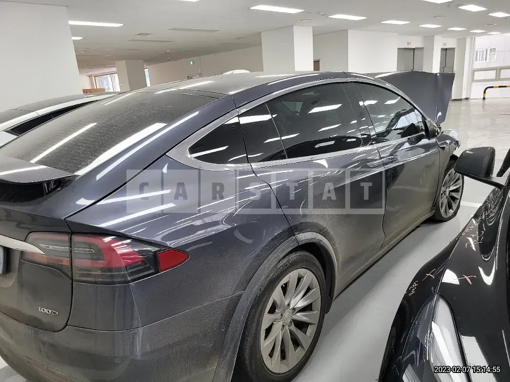 Photo 2 of 19: 2018 Tesla Model X100d, VIN 5YJXCBE23JF131339 — Korean insurance auction