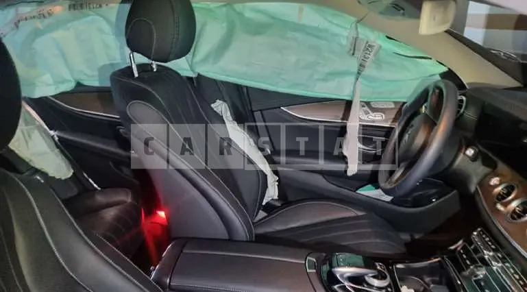 Photo 2 of 19: 2017 Mercedes-Benz E300 4Matic — Korean insurance auction