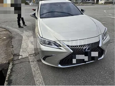 Photo 1 of 35: 2018 Lexus ES300h — Korean insurance auction