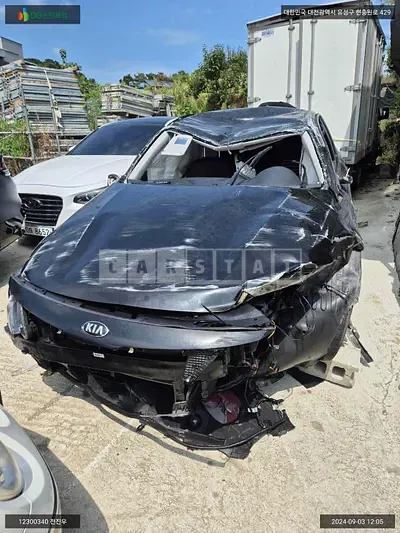 Photo 1 of 18: 2018 Kia K5, VIN KNAGT411BKA251612 — Korean insurance auction