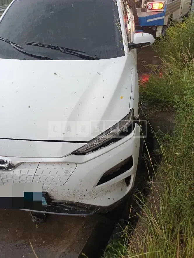 Photo 2 of 5: 2020 Hyundai Kona Electric, VIN KMHK381GFLU086395 — Korean insurance auction