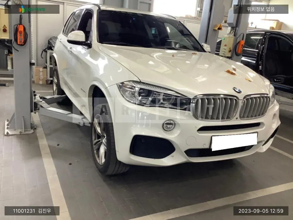 Photo 2 of 19: 2018 BMW X5 xDrive 30d, VIN WBAKS4102J0Y69853 — Korean insurance auction