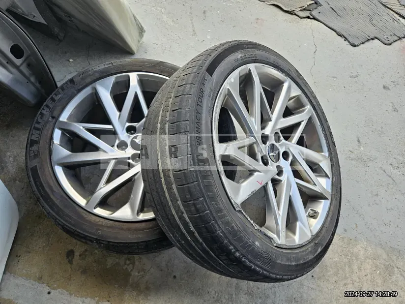 Photo 2 of 19: 2022 Genesis GV60 Electric Car — Korean insurance auction