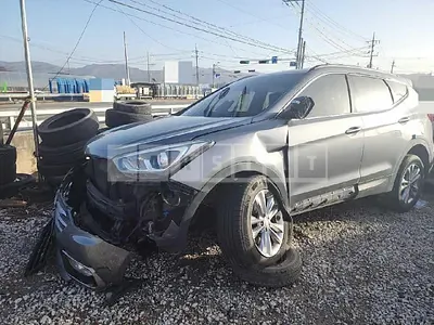 Photo 1 of 25: 2016 Hyundai Santa Fe DM, VIN KMHSW81UBHU737117 — Korean insurance auction