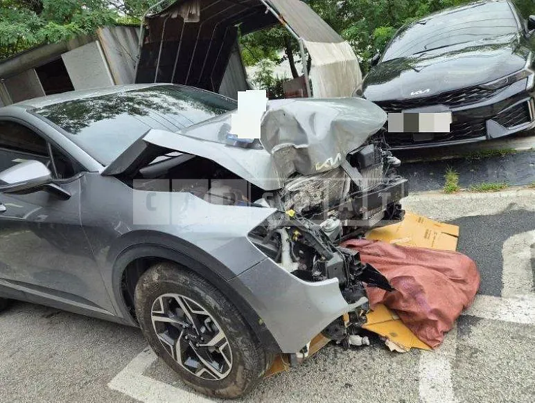Photo 2 of 6: 2024 Kia Sportage 2.0 — Korean insurance auction