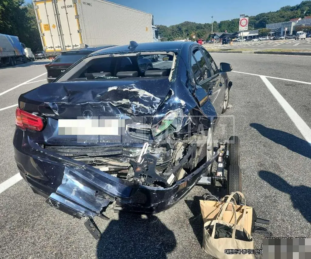 Photo 2 of 18: 2015 BMW 320d xDrive — Korean insurance auction