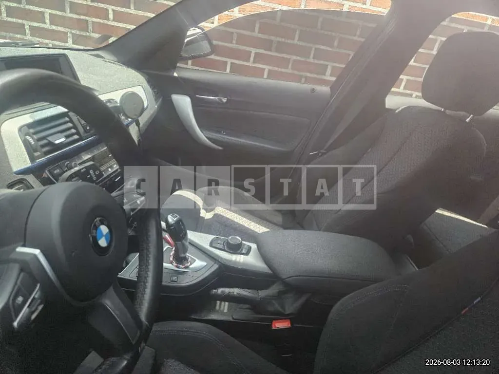 Photo 2 of 26: 2018 BMW 118d — Korean insurance auction
