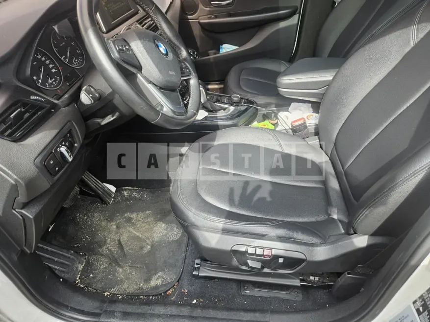 Photo 2 of 6: 2015 BMW Active Tourer — Korean insurance auction