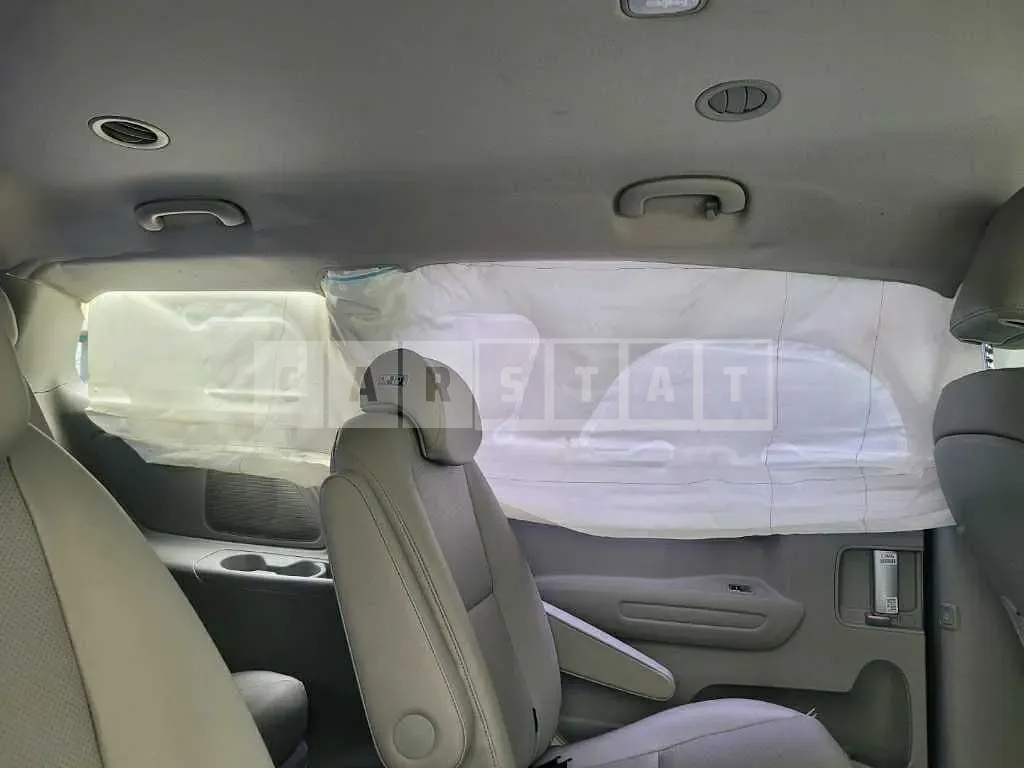 Photo 2 of 18: 2018 Kia Carnival, VIN KNAMB81ABJS386032 — Korean insurance auction