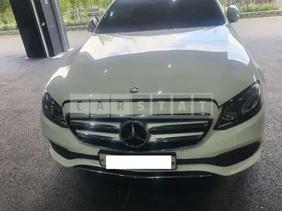 Photo 1 of 20: 2017 Mercedes-Benz E 300 4Matic, VIN WDDZF4KB3HA090171 — Korean insurance auction