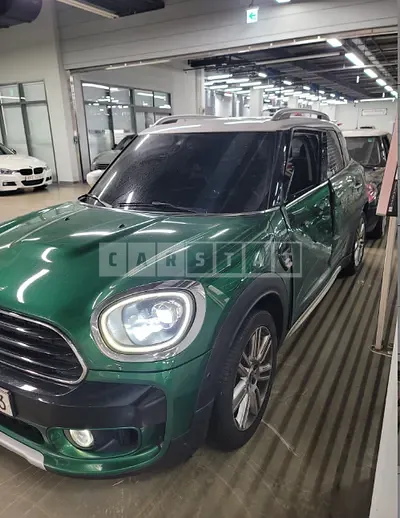 Photo 1 of 4: 2020 MINI Cooper Countryman, VIN WMWYX3105L3M00747 — Korean insurance auction