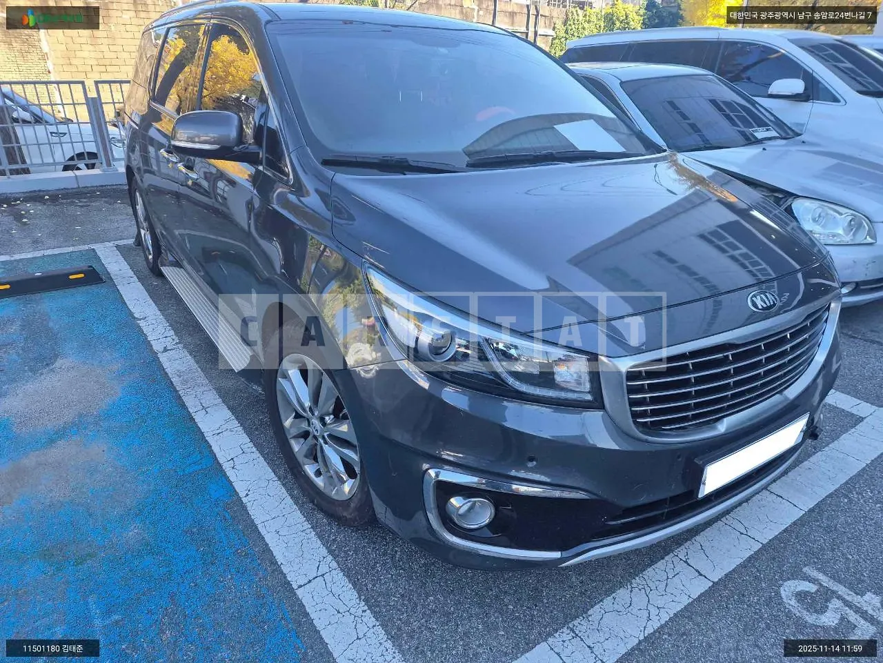 Photo 2 of 13: 2016 Kia Carnival, VIN KNAMC81ABHS282691 — Korean insurance auction
