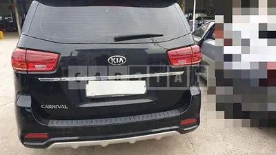 Photo 1 of 8: 2019 Kia Carnivals — Korean insurance auction