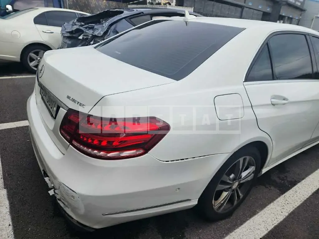 Photo 2 of 13: 2016 Mercedes-Benz E220 BlueTec, VIN WDDHF0AB6GB300678 — Korean insurance auction