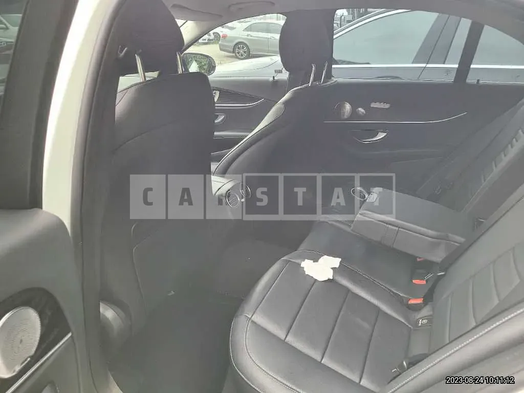 Photo 2 of 12: 2018 Mercedes-Benz E 300 4Matic, VIN WDDZF4KB8JA300995 — Korean insurance auction